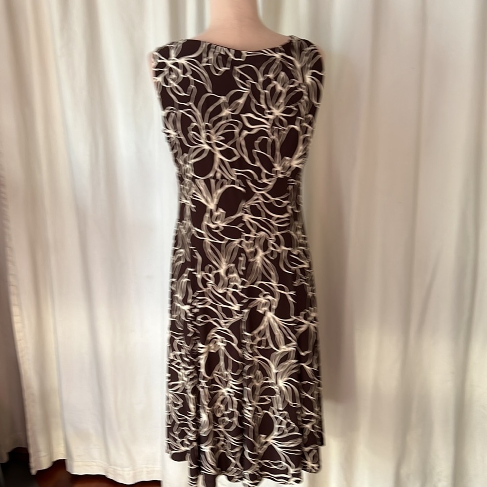 Jones west v neck flare midi dress sleeveless - Picture 4 of 7